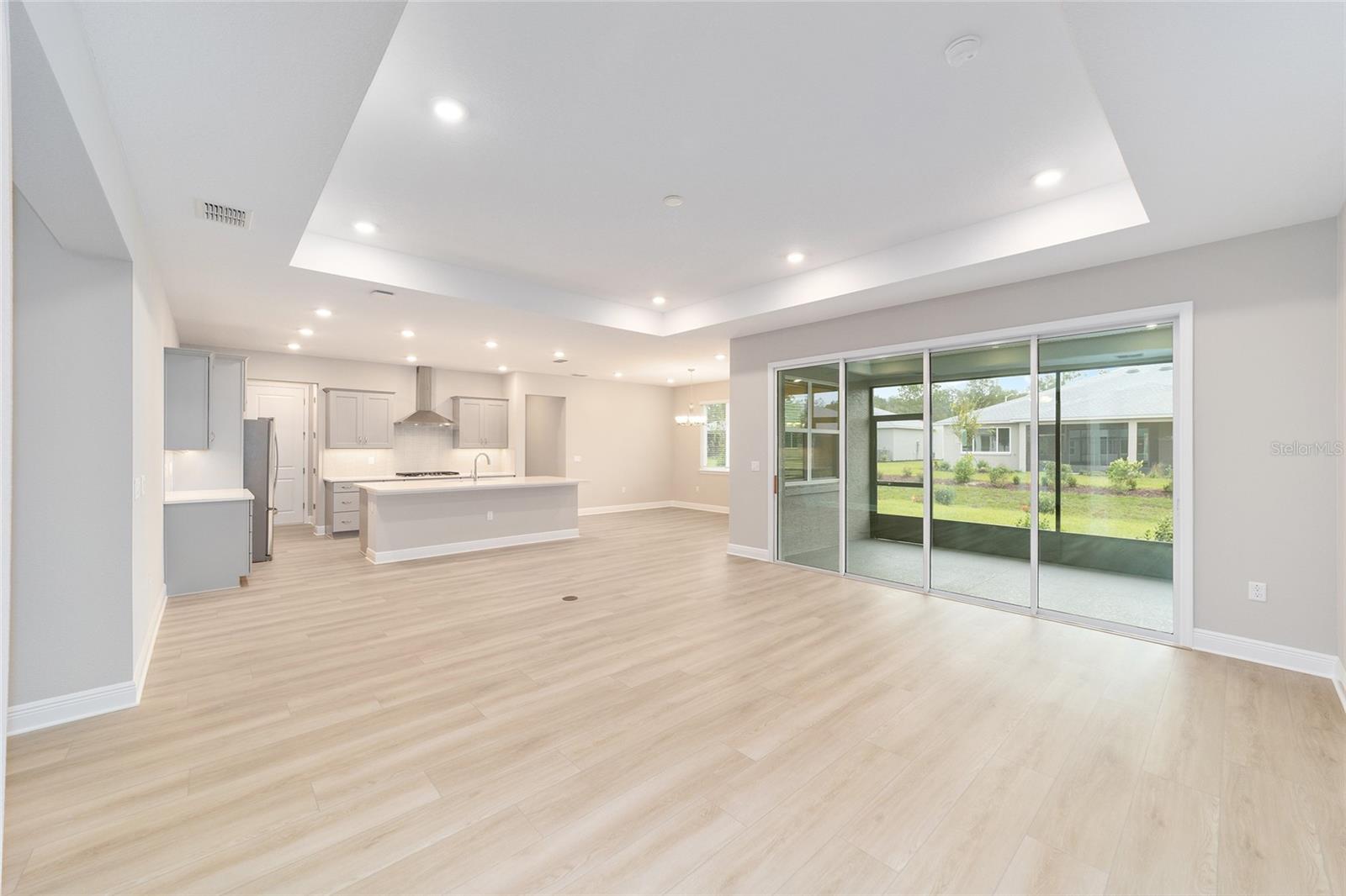 ON TOP OF THE WORLD - Residential Lease