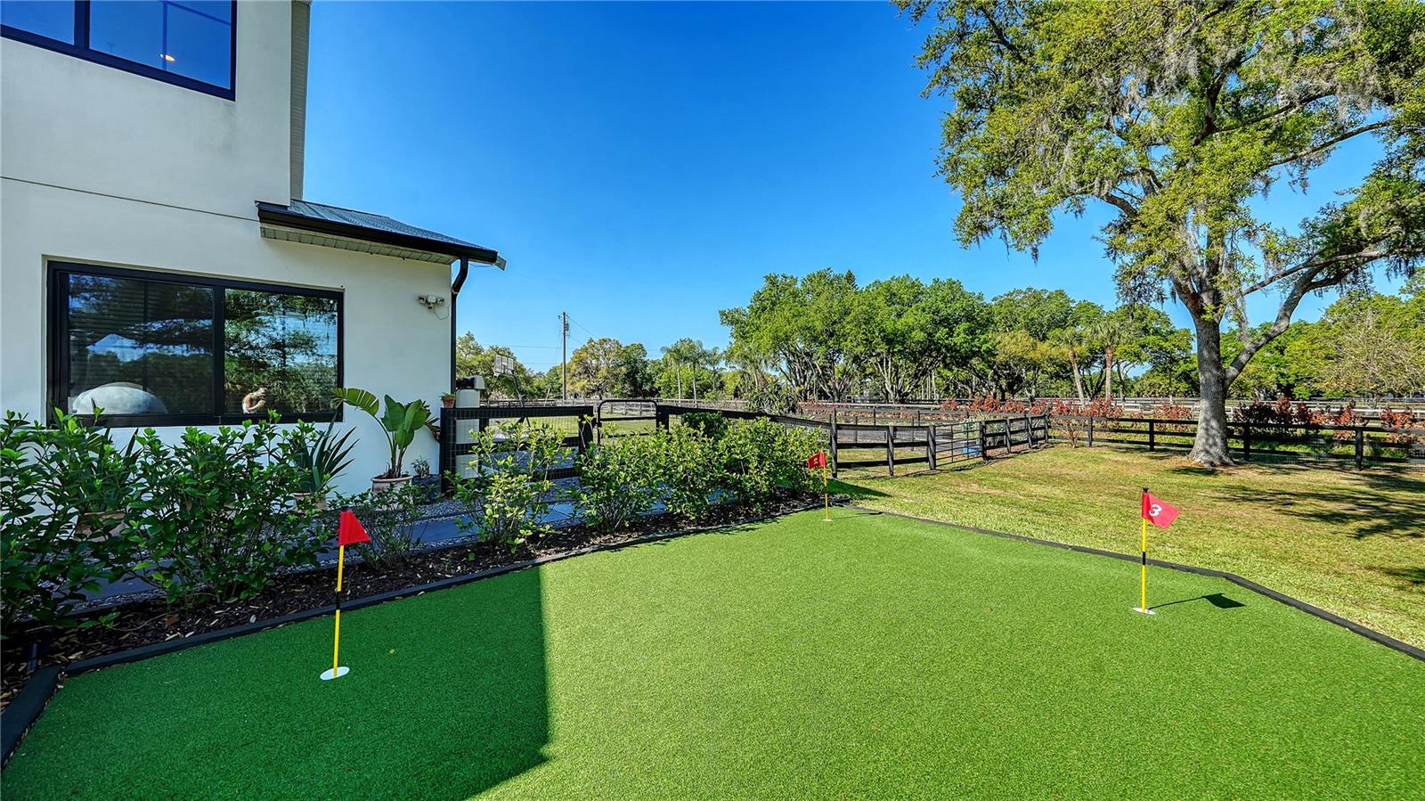 SADDLE CREEK - Residential