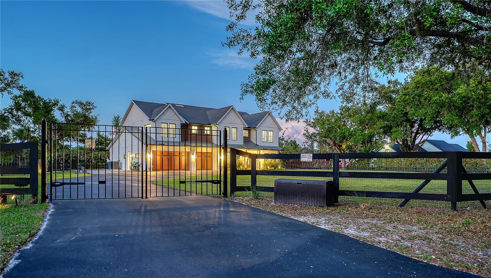 SADDLE CREEK - Residential