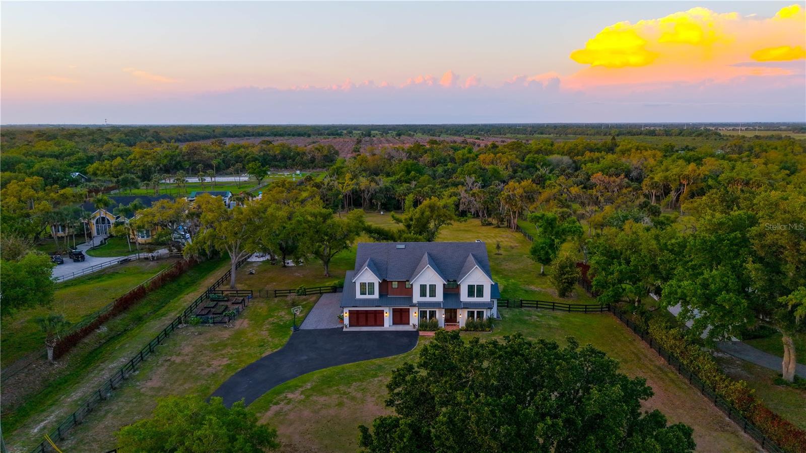 SADDLE CREEK - Residential