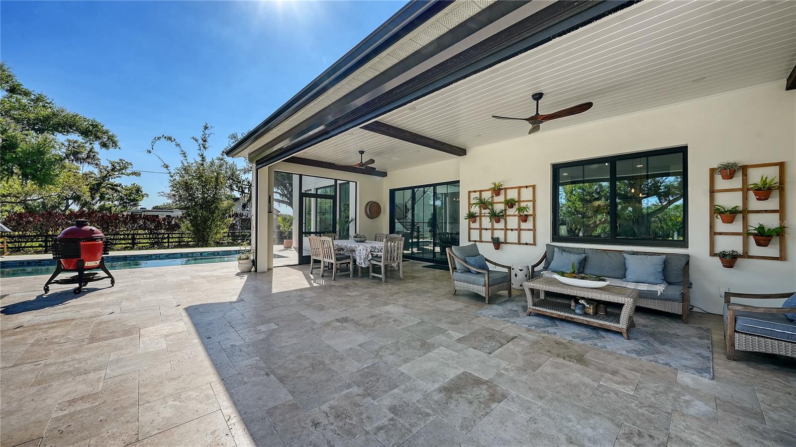 SADDLE CREEK - Residential