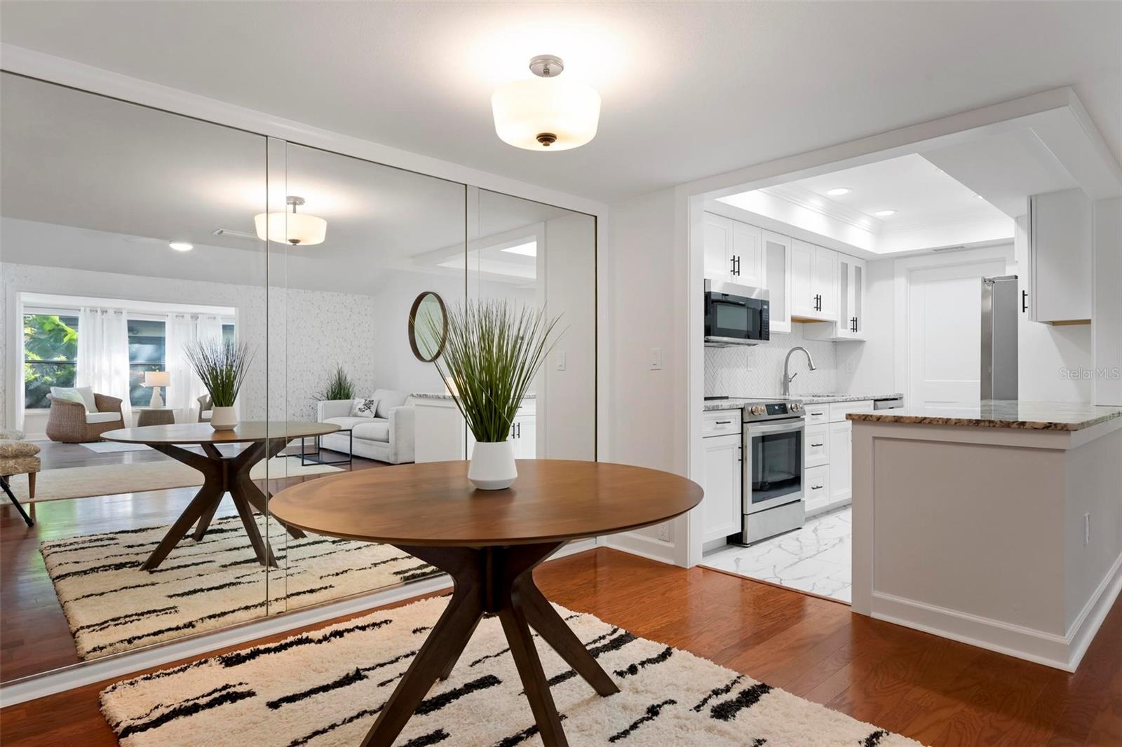 WOODSIDE VLG EAST - Residential