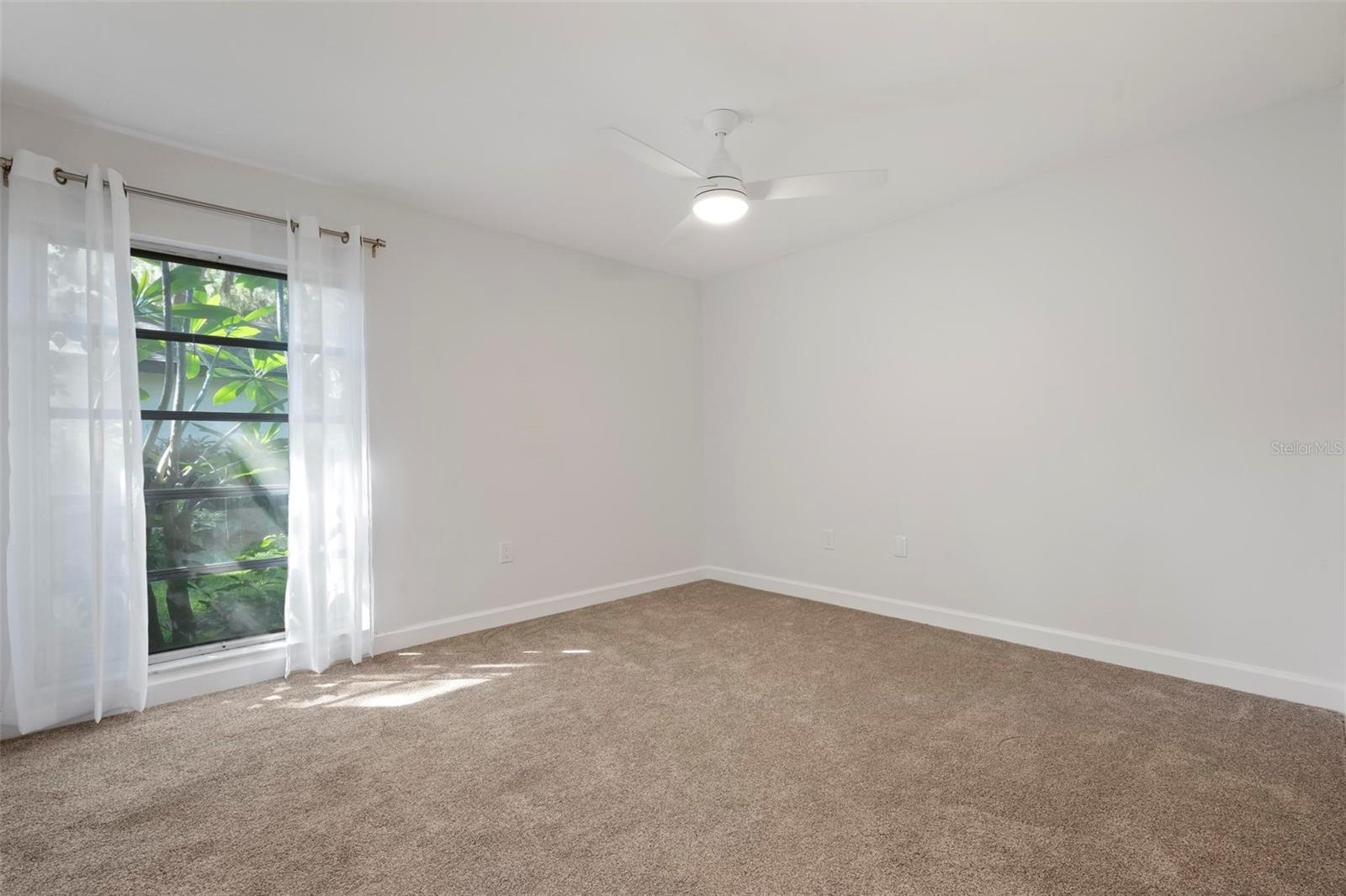 WOODSIDE VLG EAST - Residential