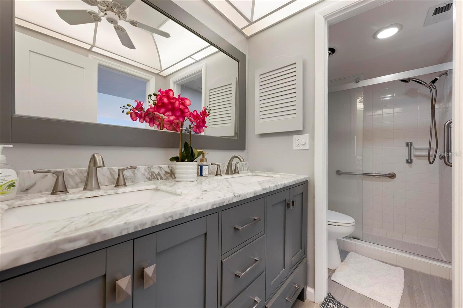 WOODSIDE VLG EAST - Residential