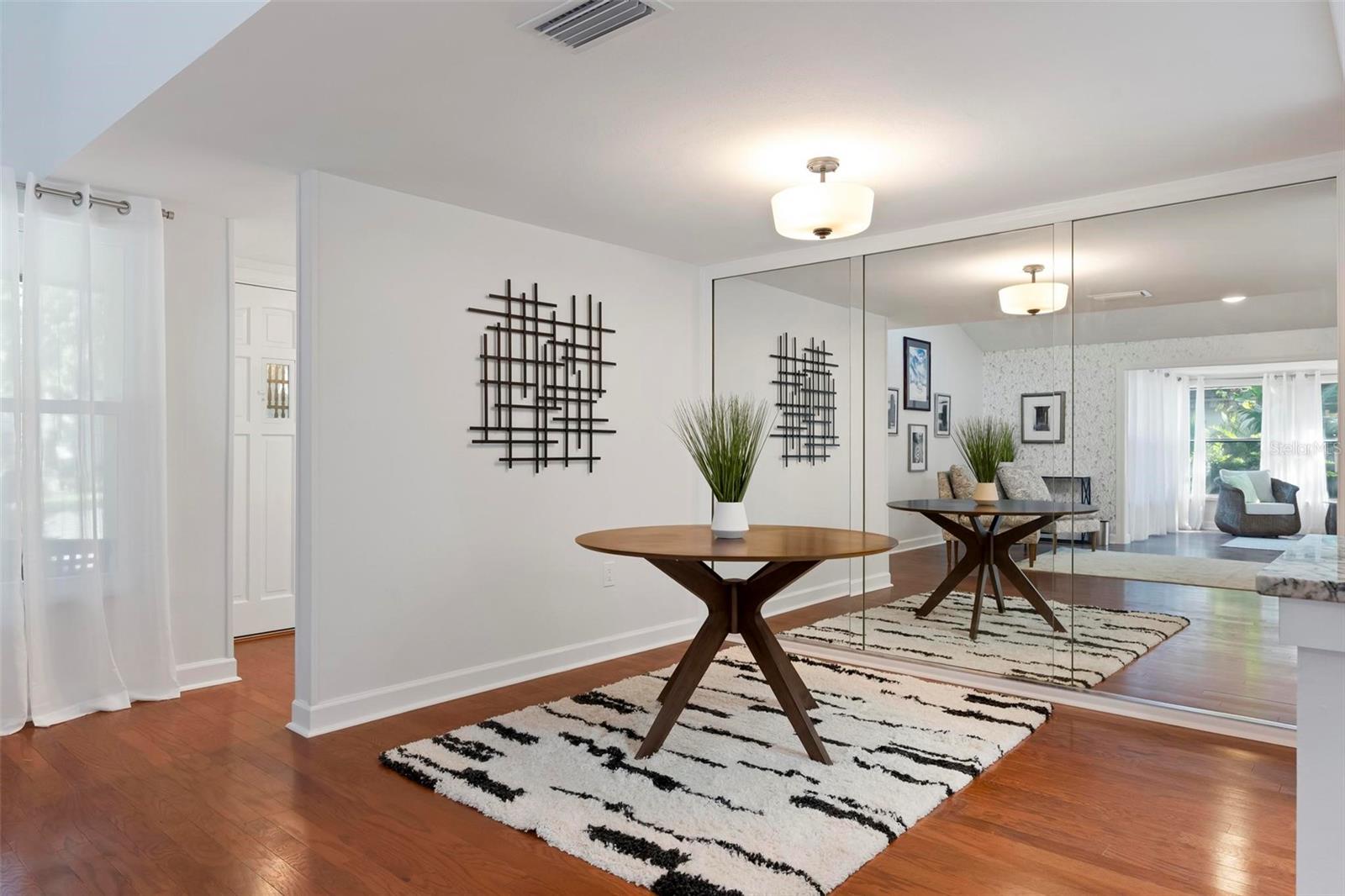 WOODSIDE VLG EAST - Residential
