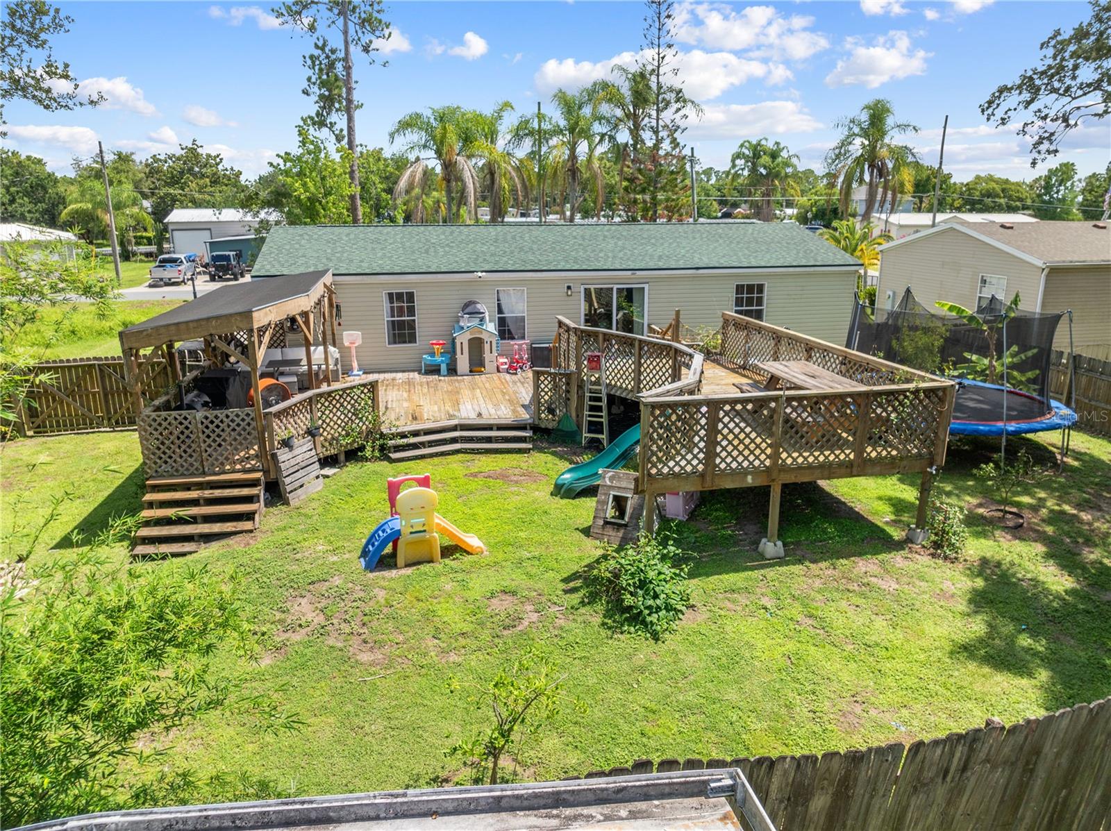 PINE GROVE PARK - Residential