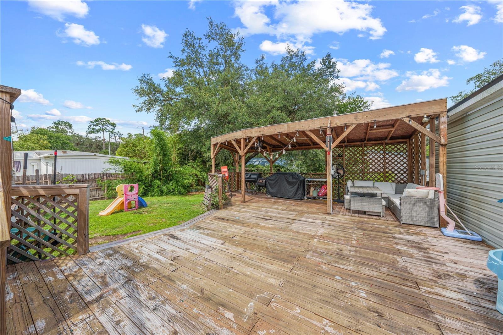 PINE GROVE PARK - Residential