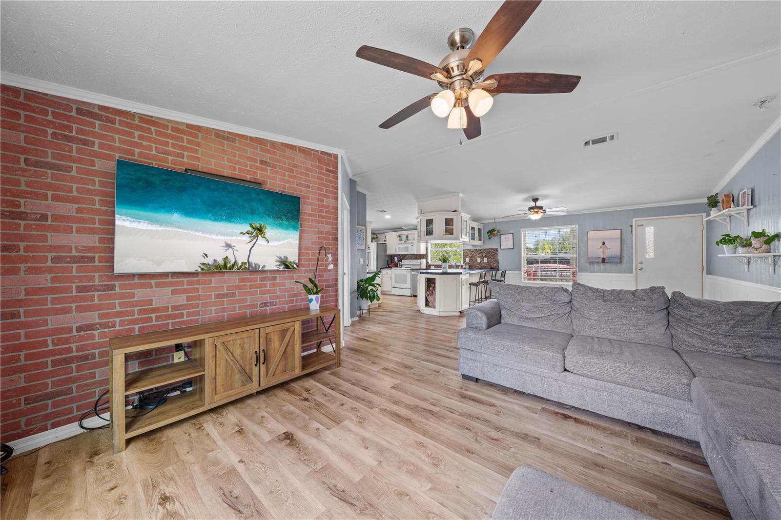 PINE GROVE PARK - Residential