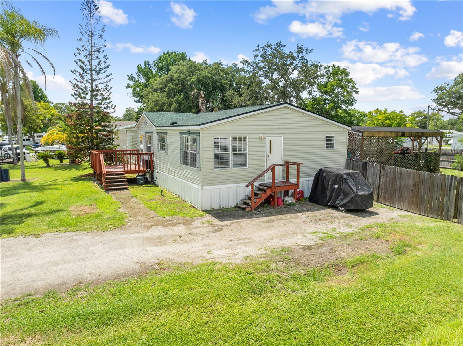 PINE GROVE PARK - Residential