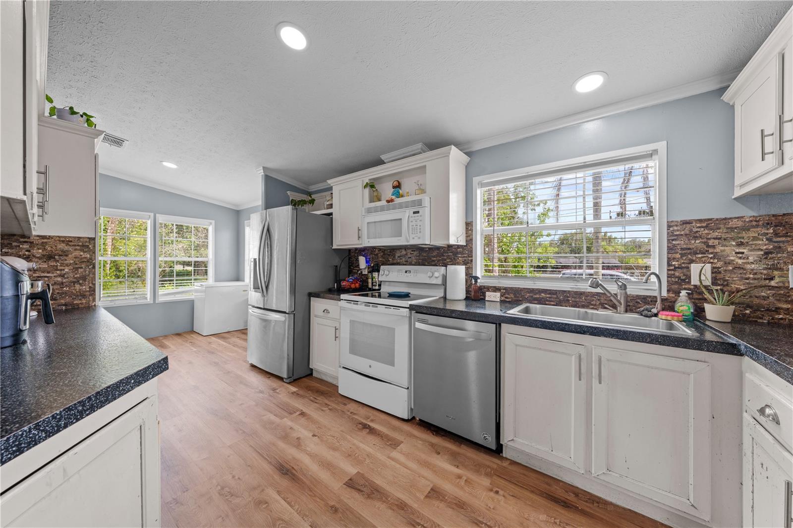 PINE GROVE PARK - Residential