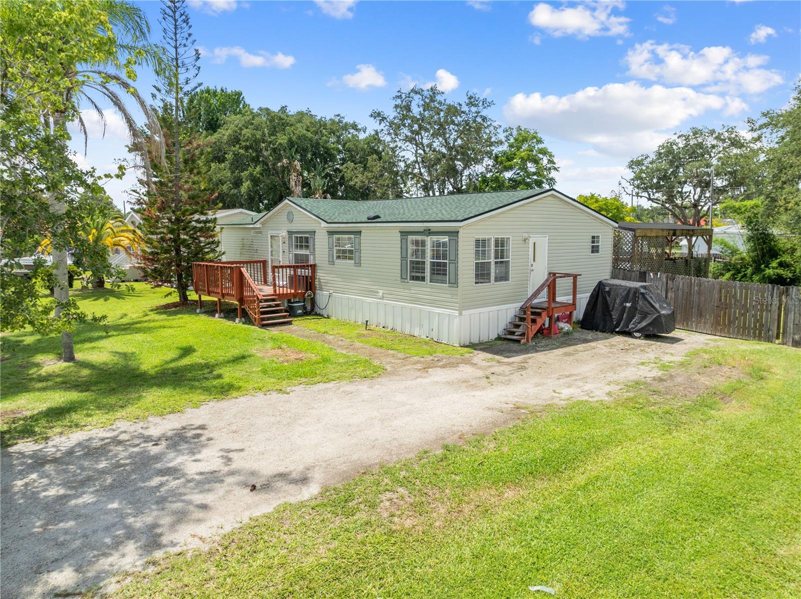 PINE GROVE PARK - Residential