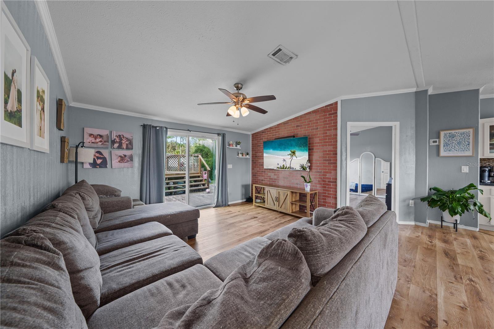 PINE GROVE PARK - Residential