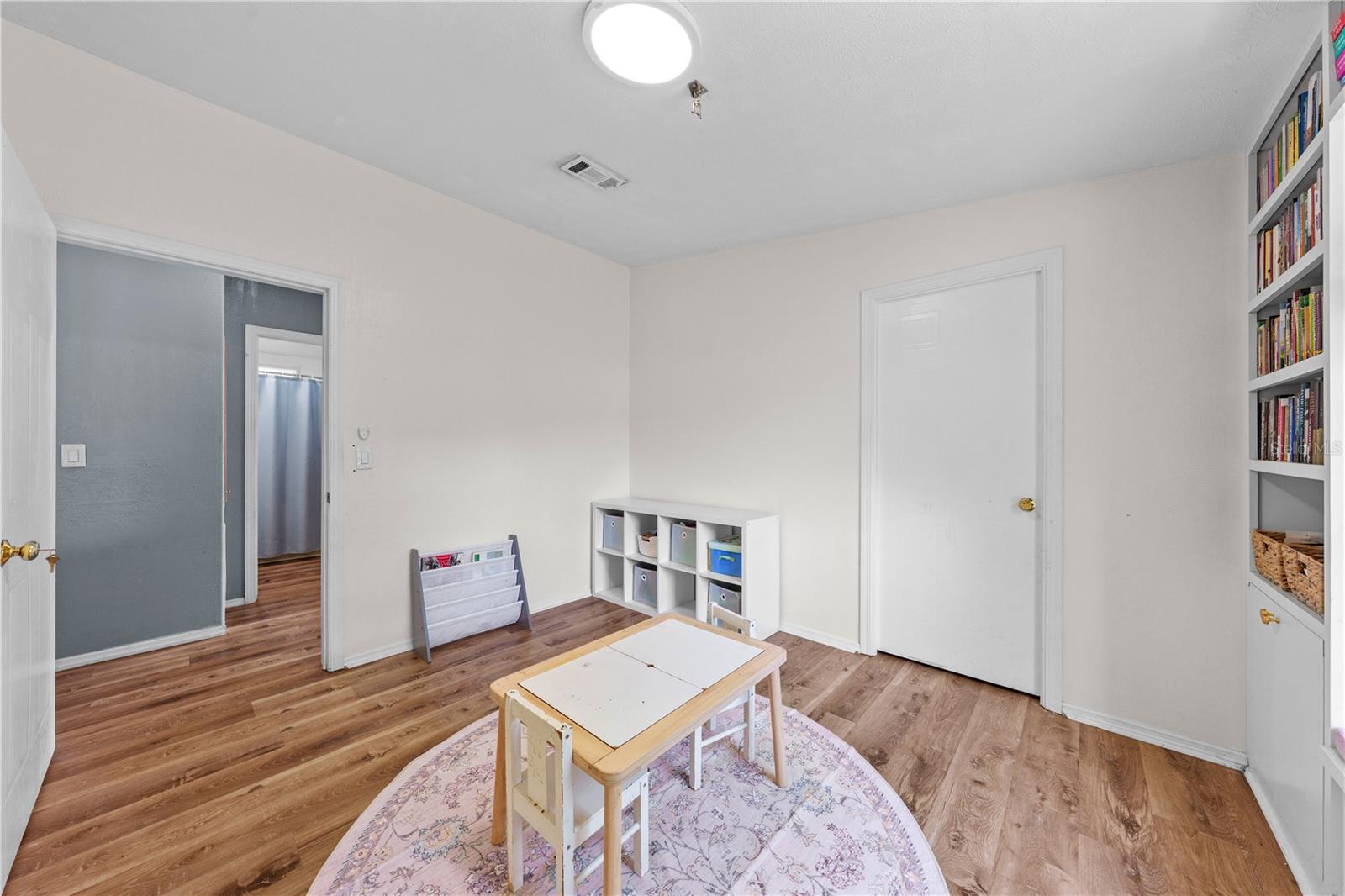 PINE GROVE PARK - Residential