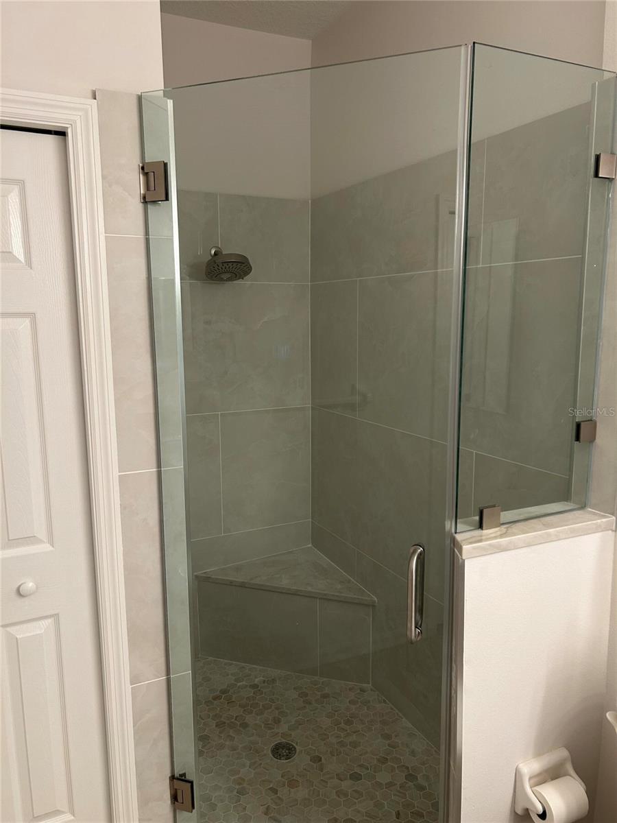 PELICAN POINTE GOLF & COUNTRY CLUB - Residential