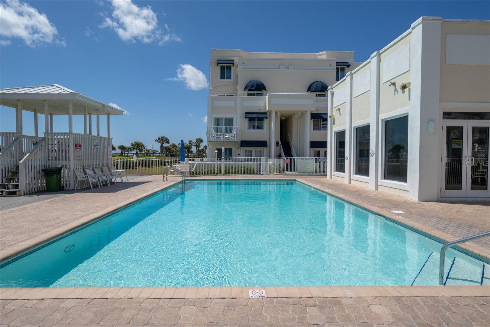 ROYAL MANSION CONDOS - Residential
