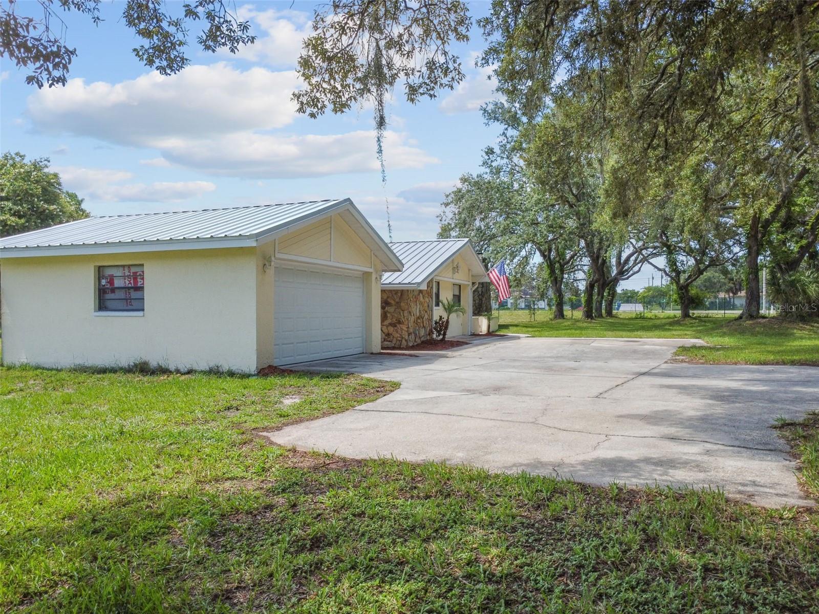 ROLLING OAKS ESTATES - Residential