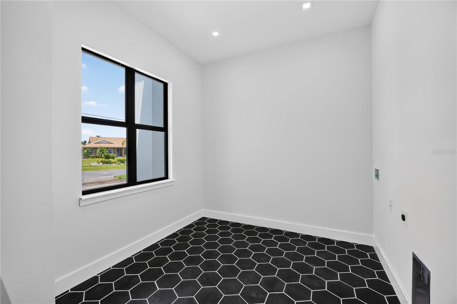ROTONDA WEST PEBBLE BEACH - Residential