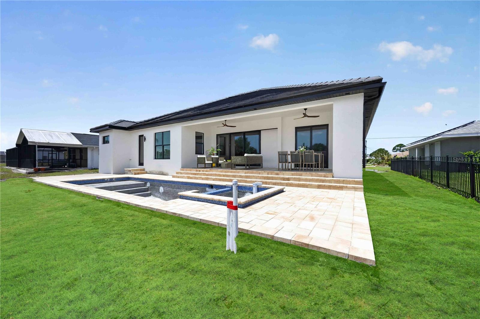 ROTONDA WEST PEBBLE BEACH - Residential