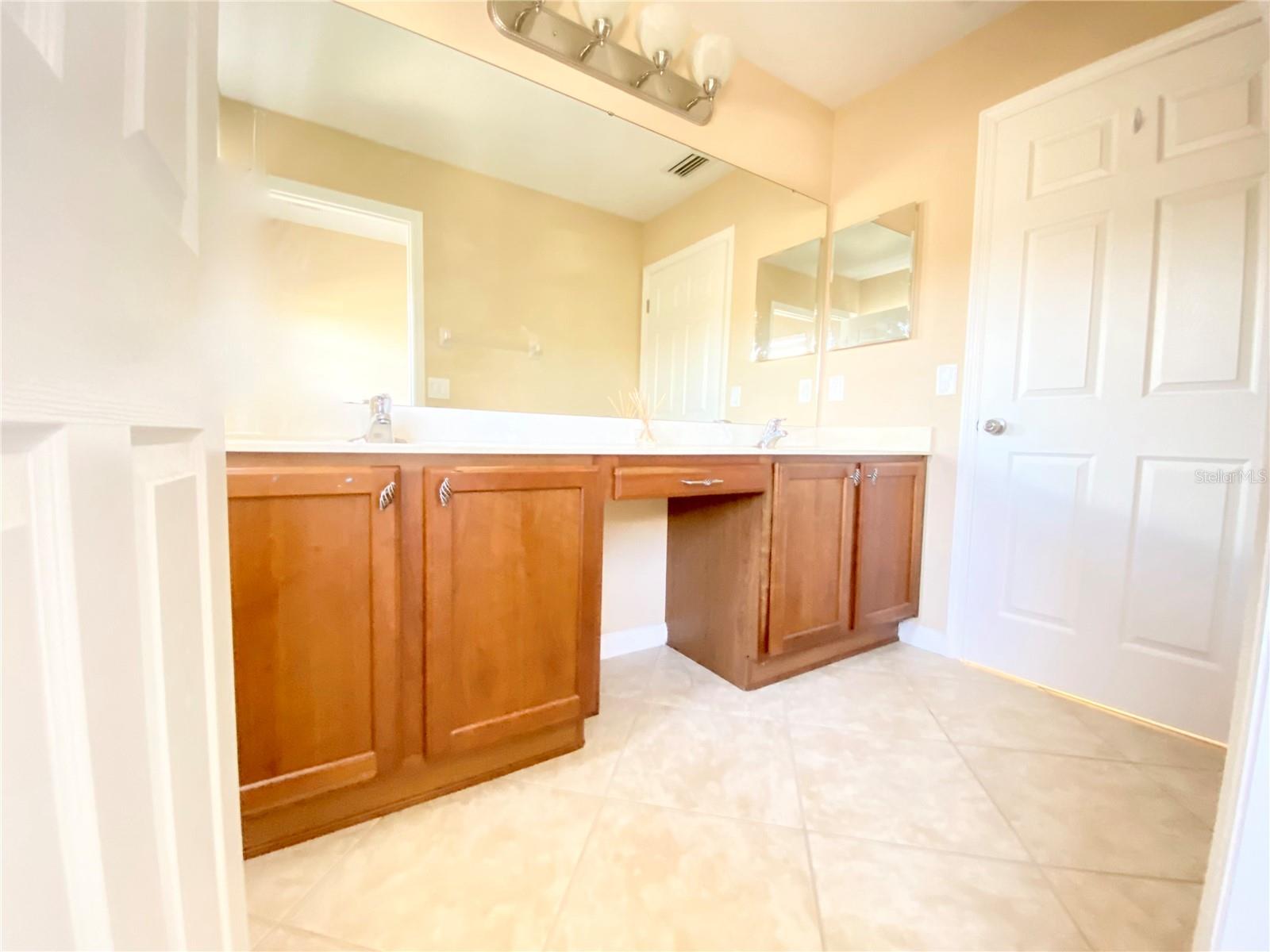 WOODLAND LAKES PRESERVE - Residential Lease
