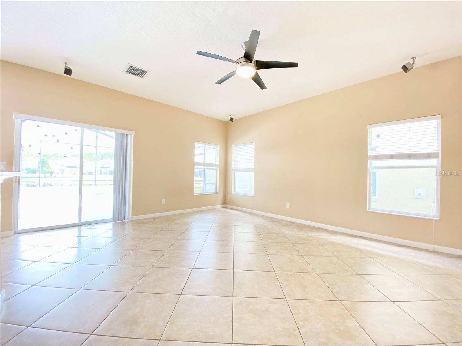 WOODLAND LAKES PRESERVE - Residential Lease