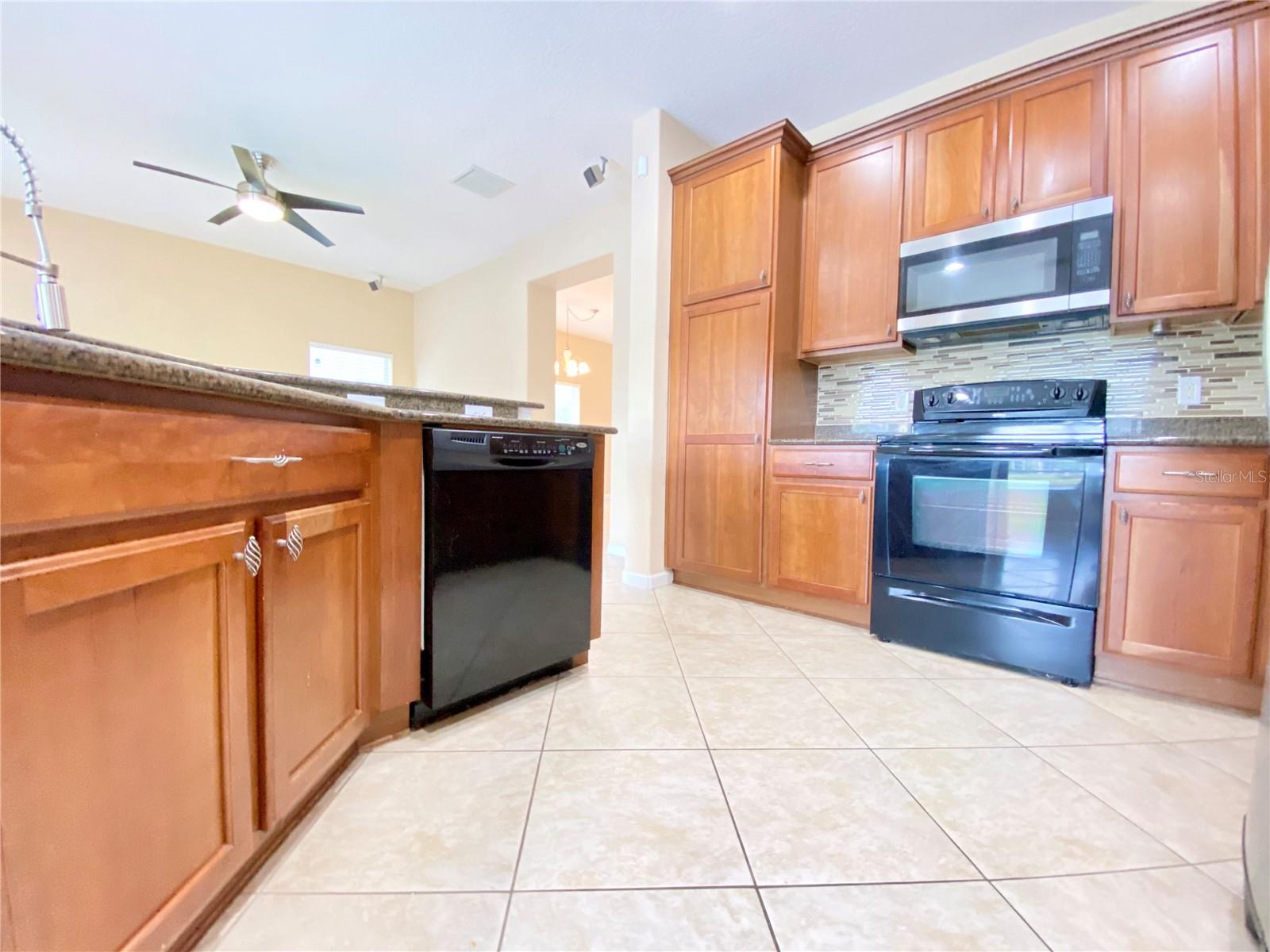 WOODLAND LAKES PRESERVE - Residential Lease