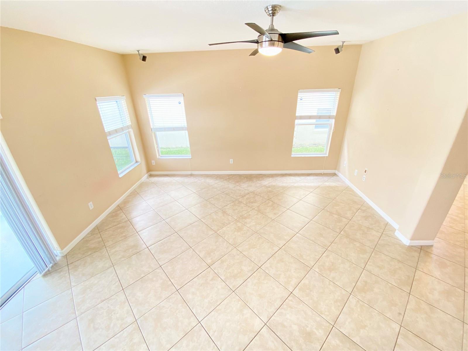 WOODLAND LAKES PRESERVE - Residential Lease