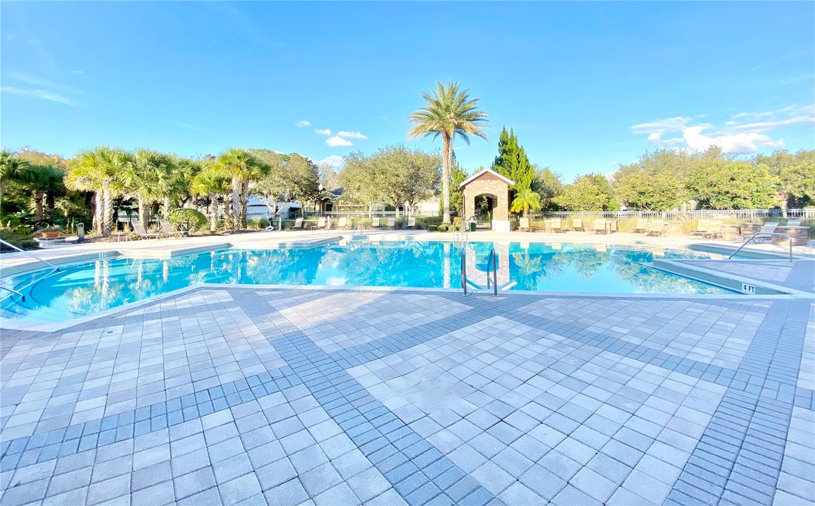 WOODLAND LAKES PRESERVE - Residential Lease
