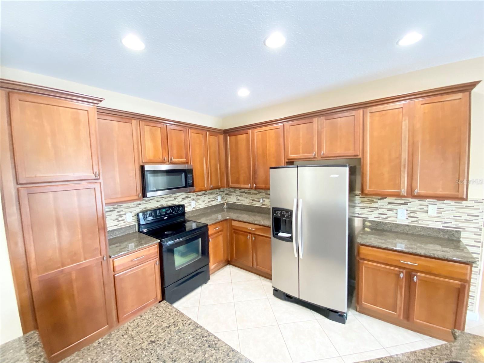 WOODLAND LAKES PRESERVE - Residential Lease