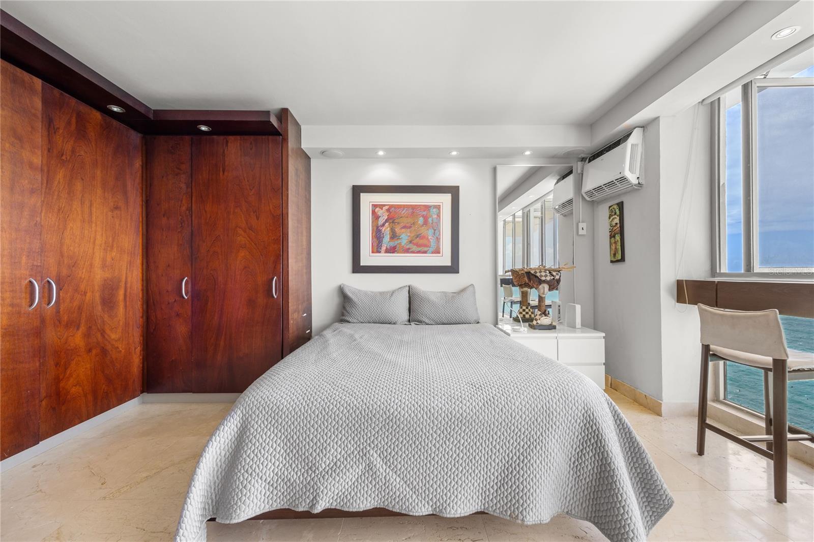 EL MIRADOR DE CONDADO - Residential