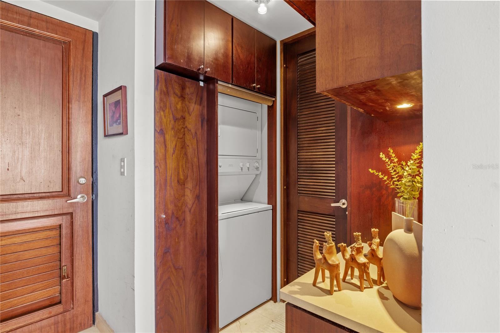 EL MIRADOR DE CONDADO - Residential