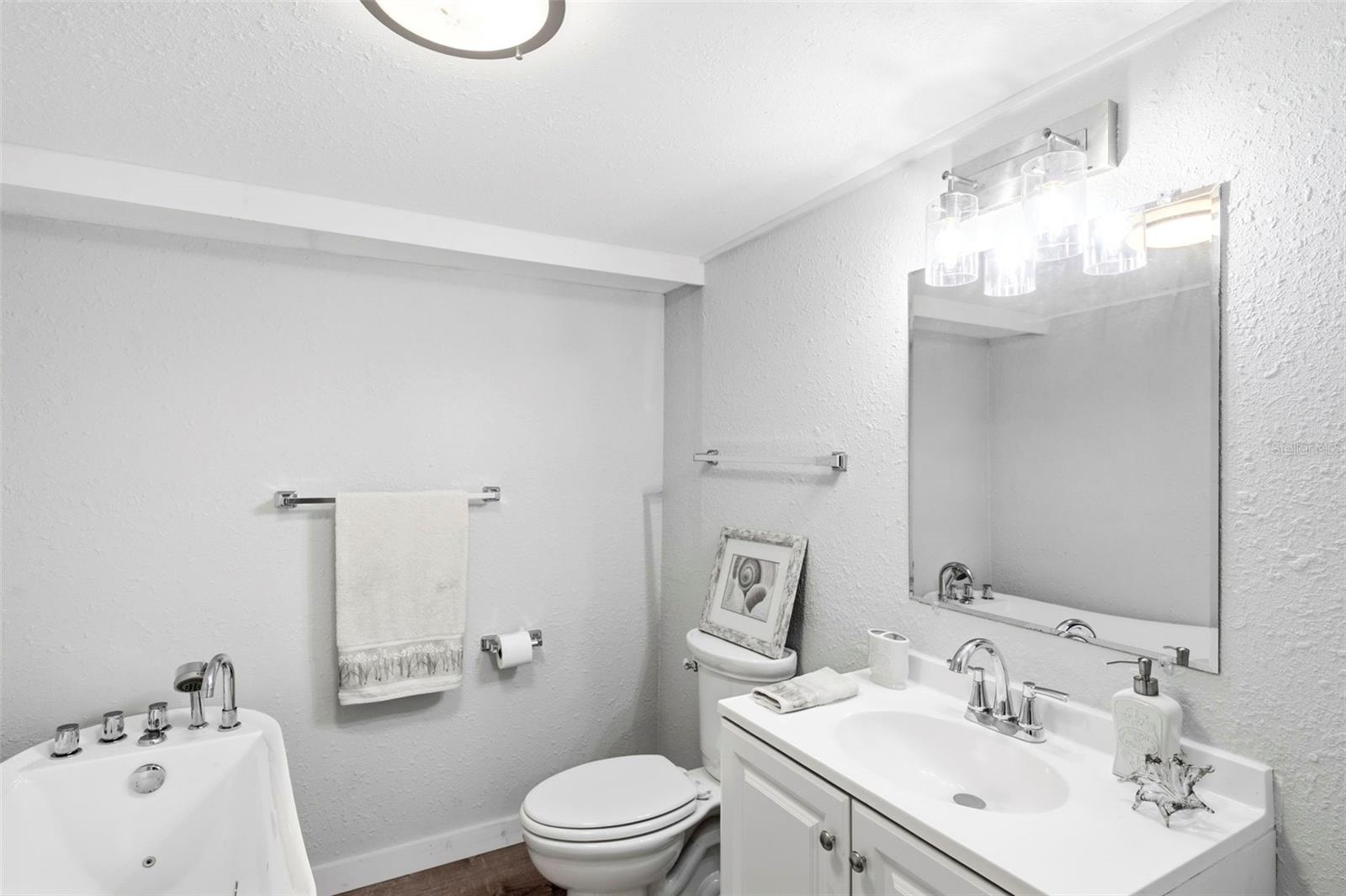 MOON LAKE ESTATES - Residential