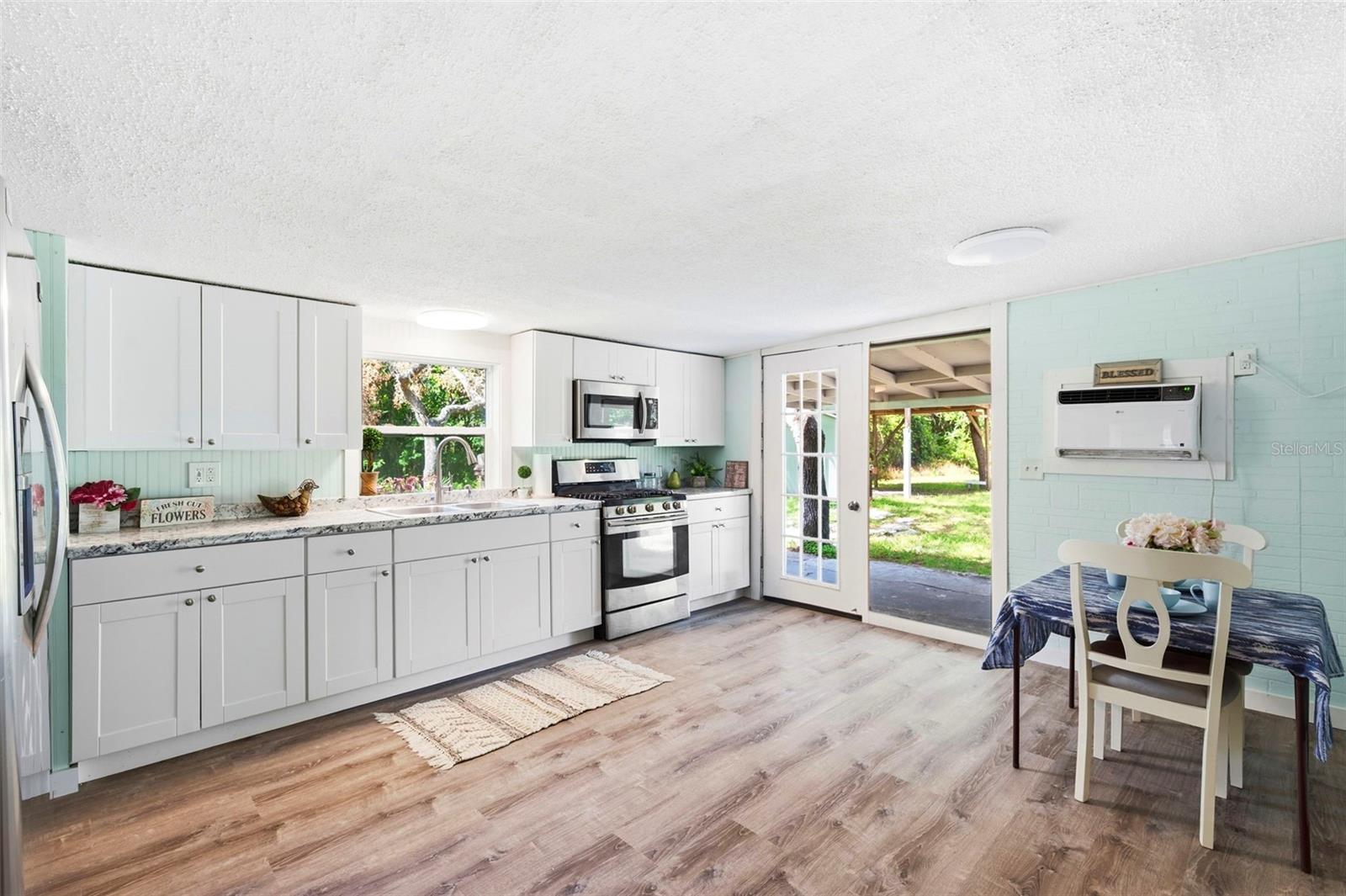 MOON LAKE ESTATES - Residential