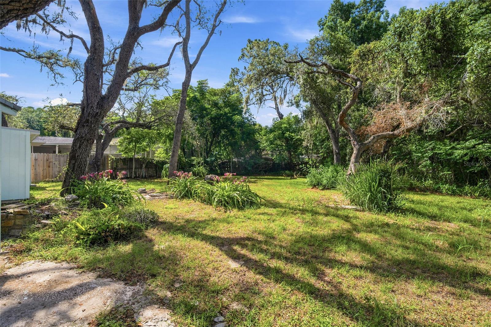 MOON LAKE ESTATES - Residential