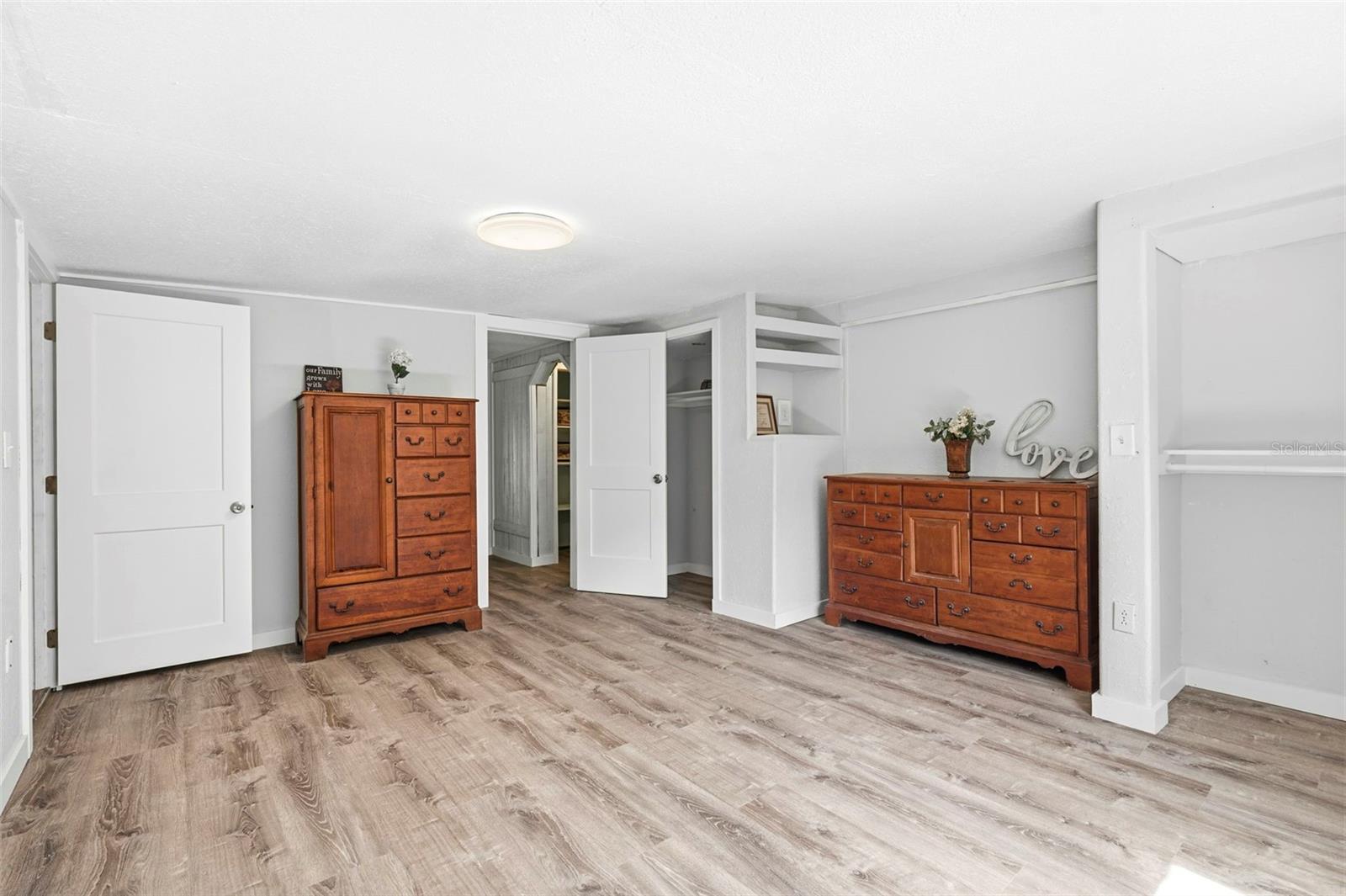 MOON LAKE ESTATES - Residential
