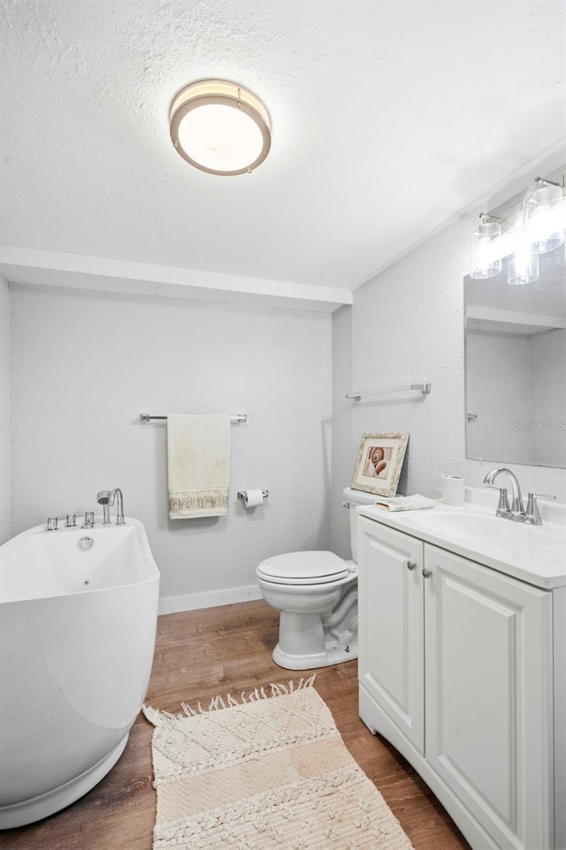 MOON LAKE ESTATES - Residential