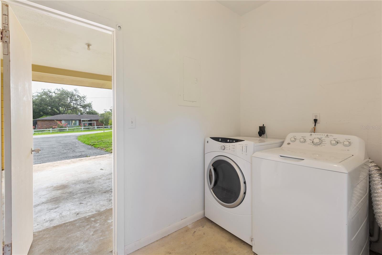 OAKHILL PARK - Residential Lease
