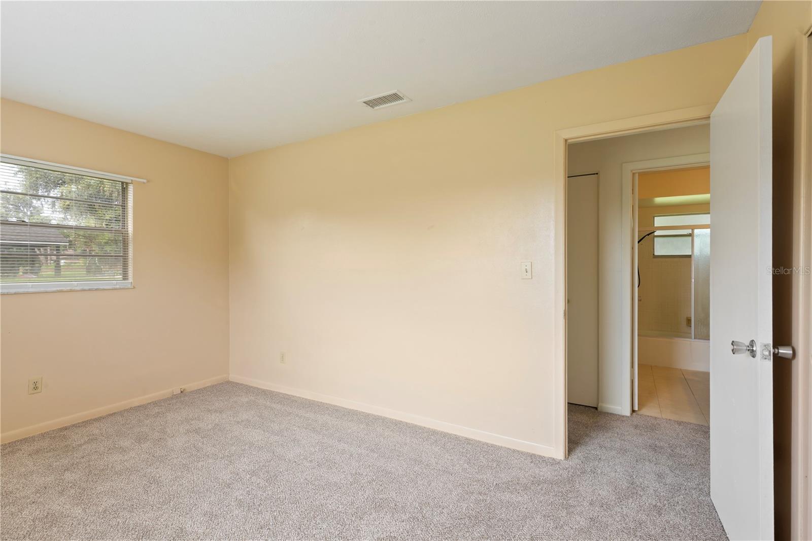OAKHILL PARK - Residential Lease