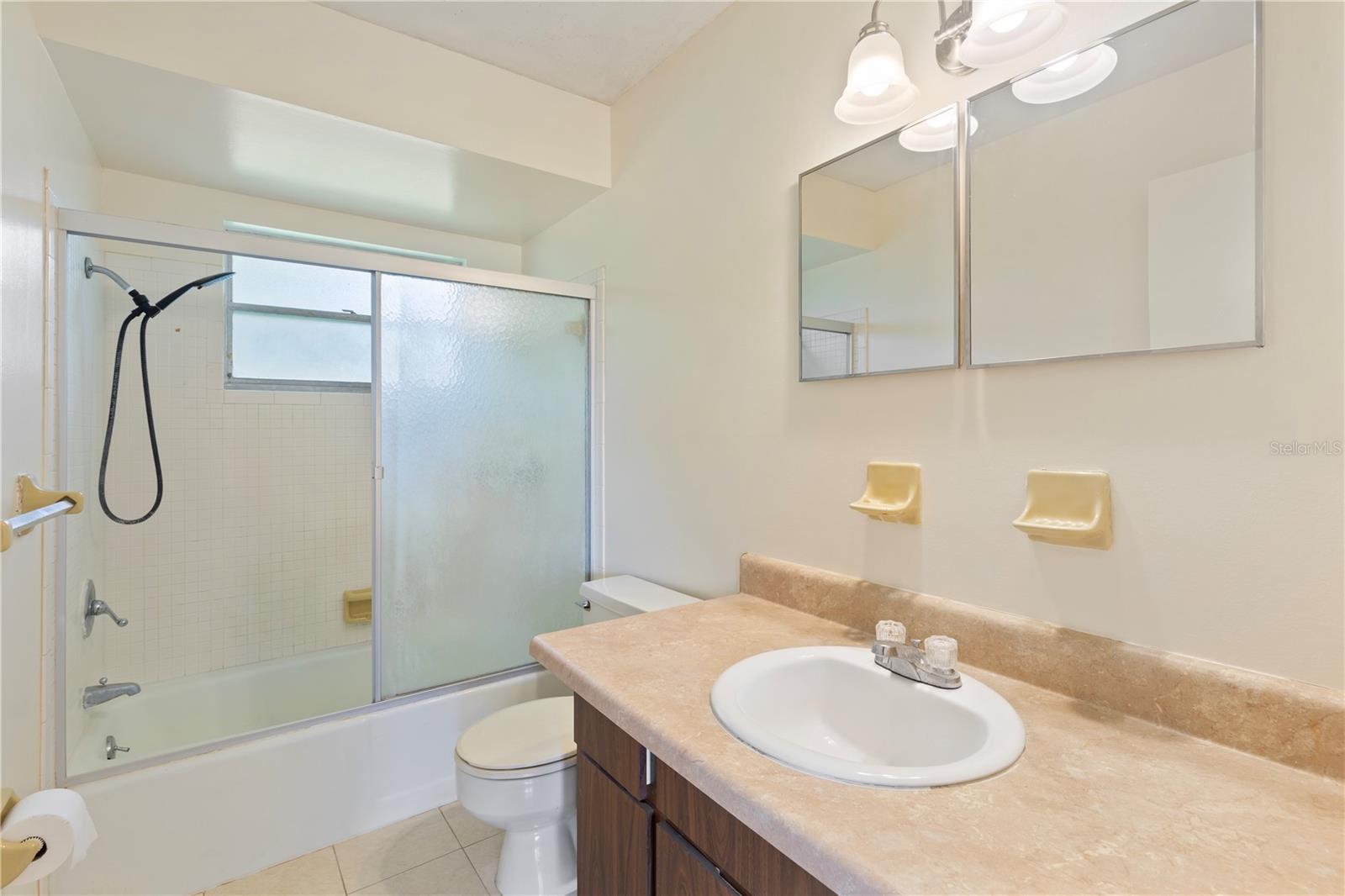 OAKHILL PARK - Residential Lease