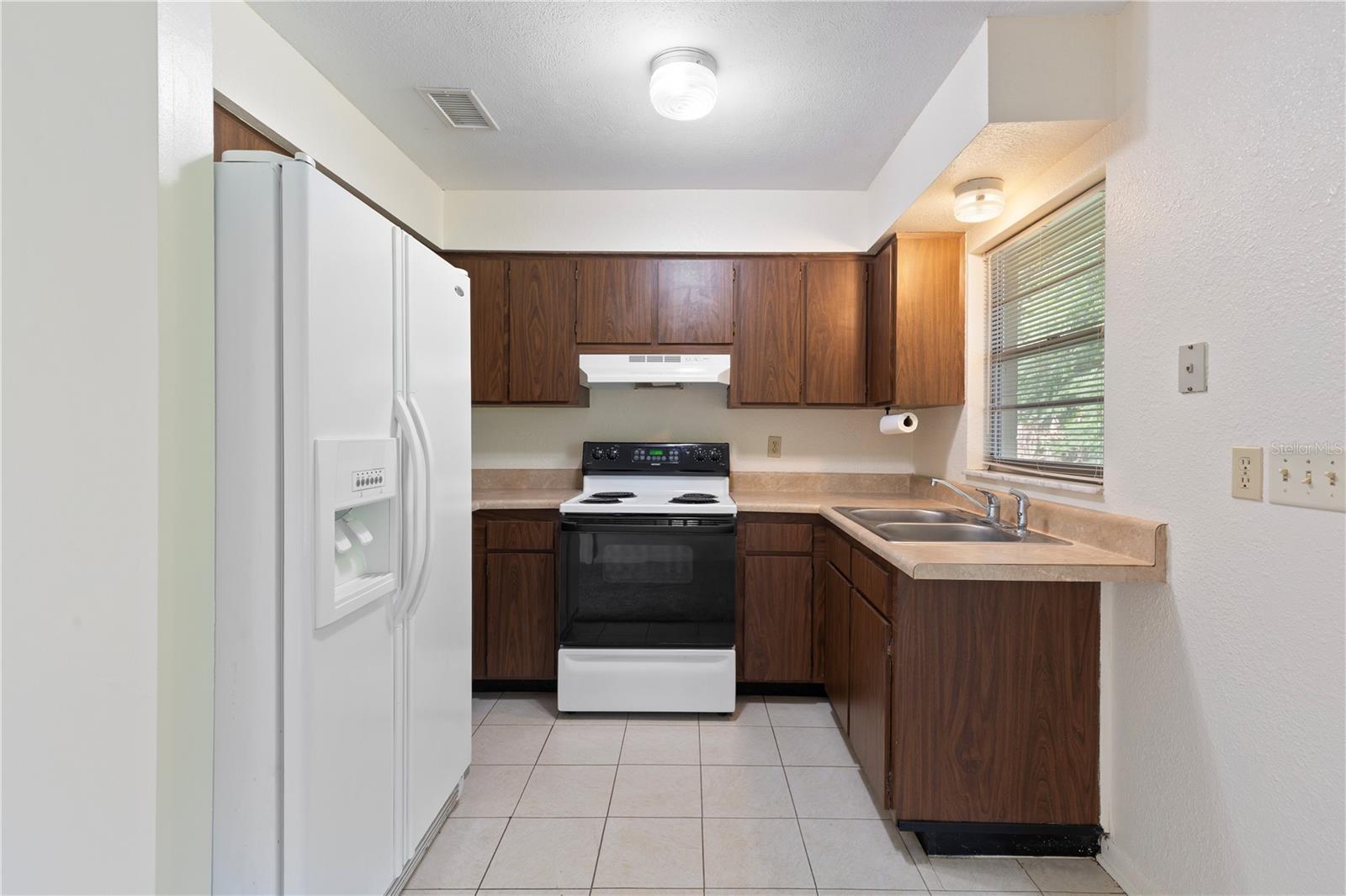 OAKHILL PARK - Residential Lease