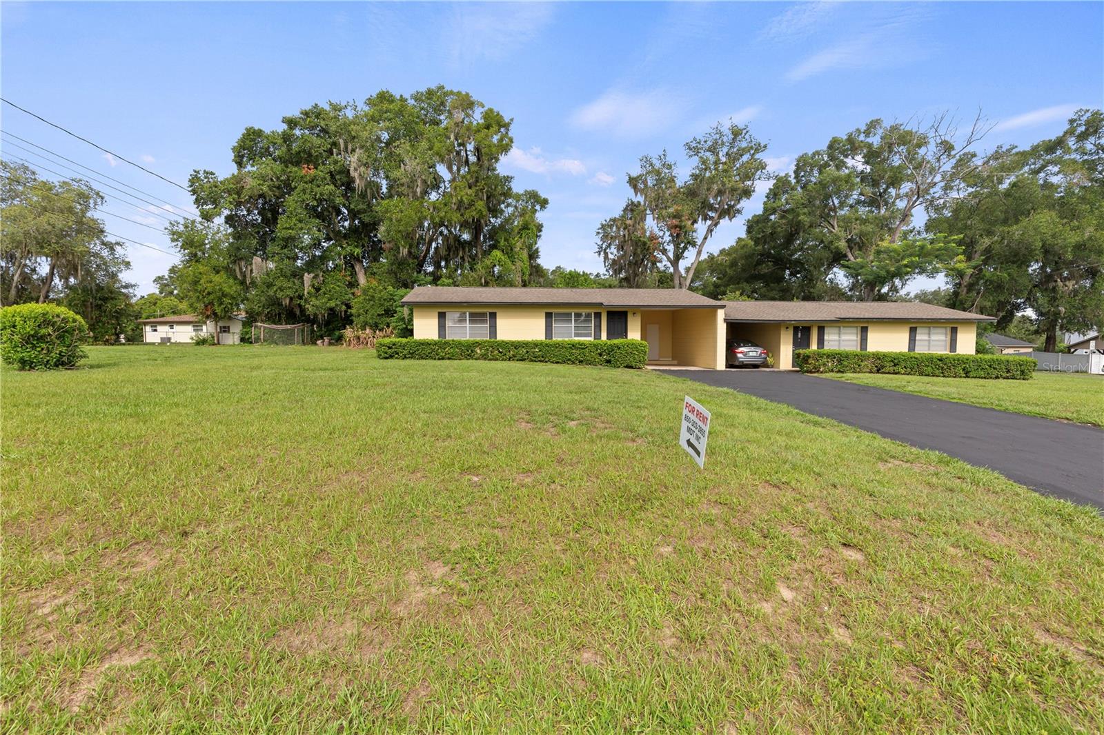 OAKHILL PARK - Residential Lease