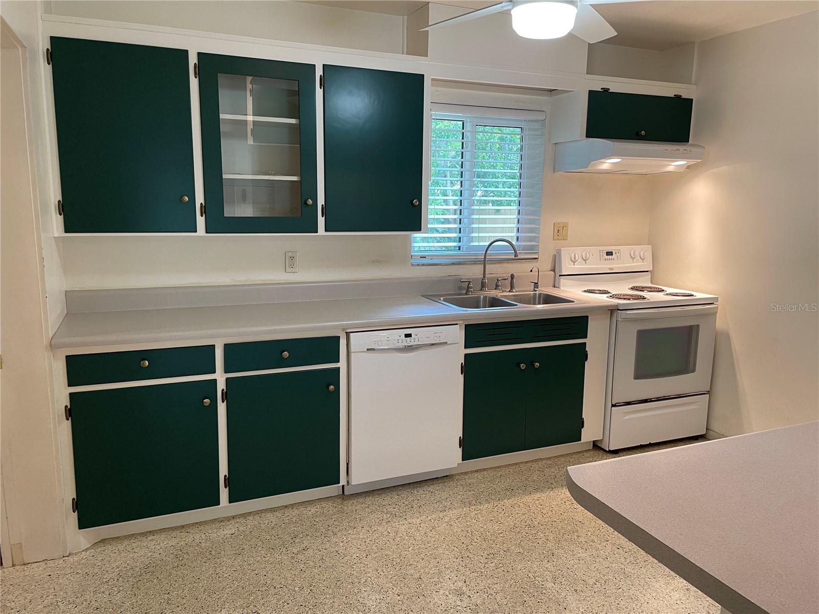 SEMINOLE PARK - Residential Lease