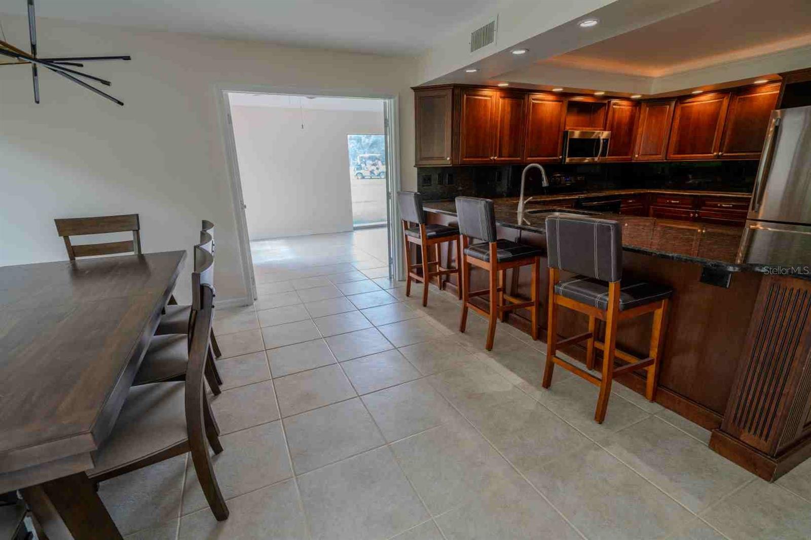 PENTHOUSE GREENS - Residential