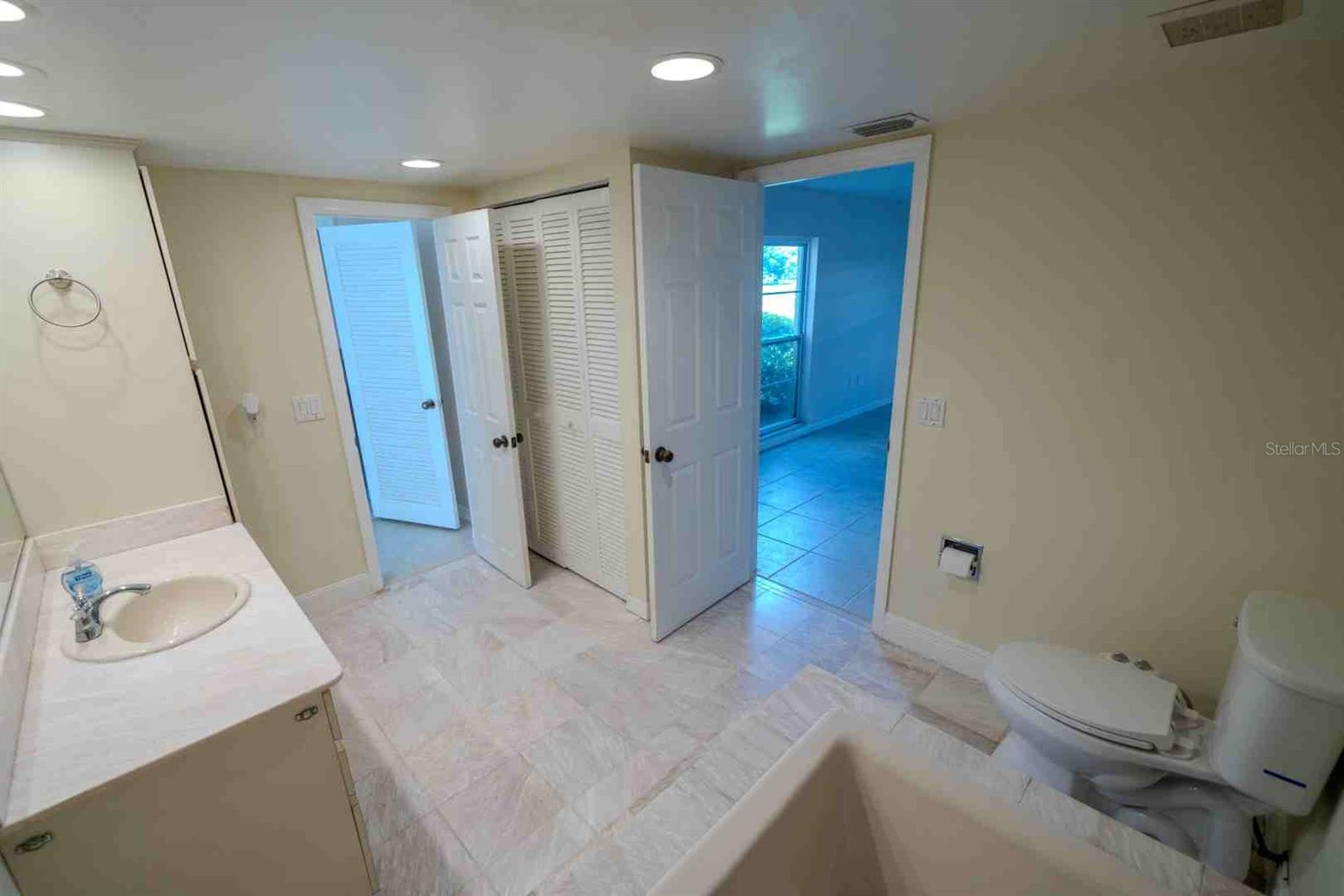 PENTHOUSE GREENS - Residential