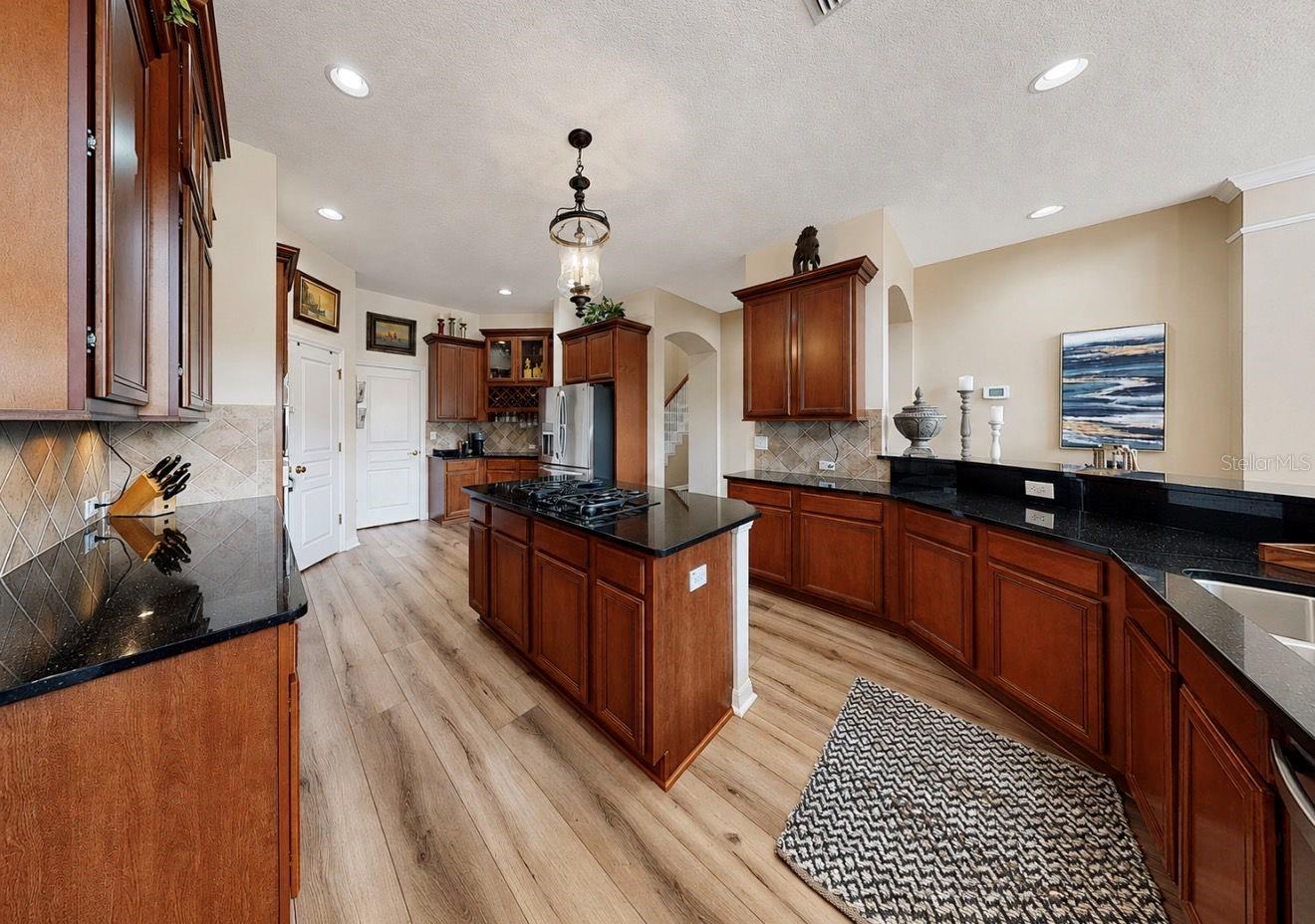 MIRABAY PH 3B-2 - Residential