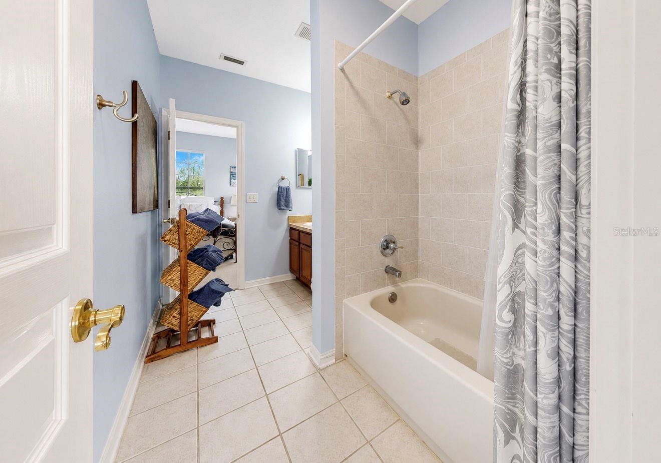 MIRABAY PH 3B-2 - Residential