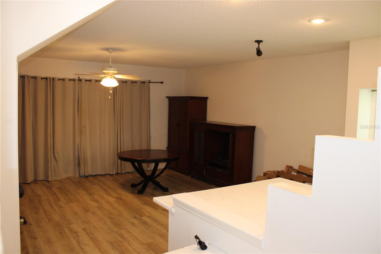 SUN KETCH TWNHMS AT CYPRESS LAKES - Residential
