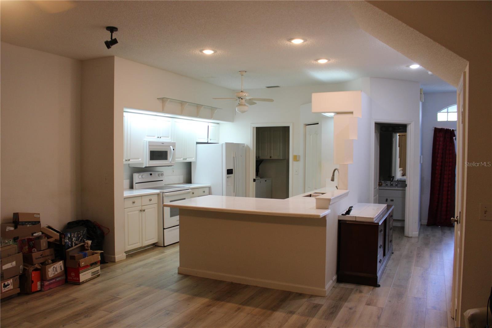 SUN KETCH TWNHMS AT CYPRESS LAKES - Residential