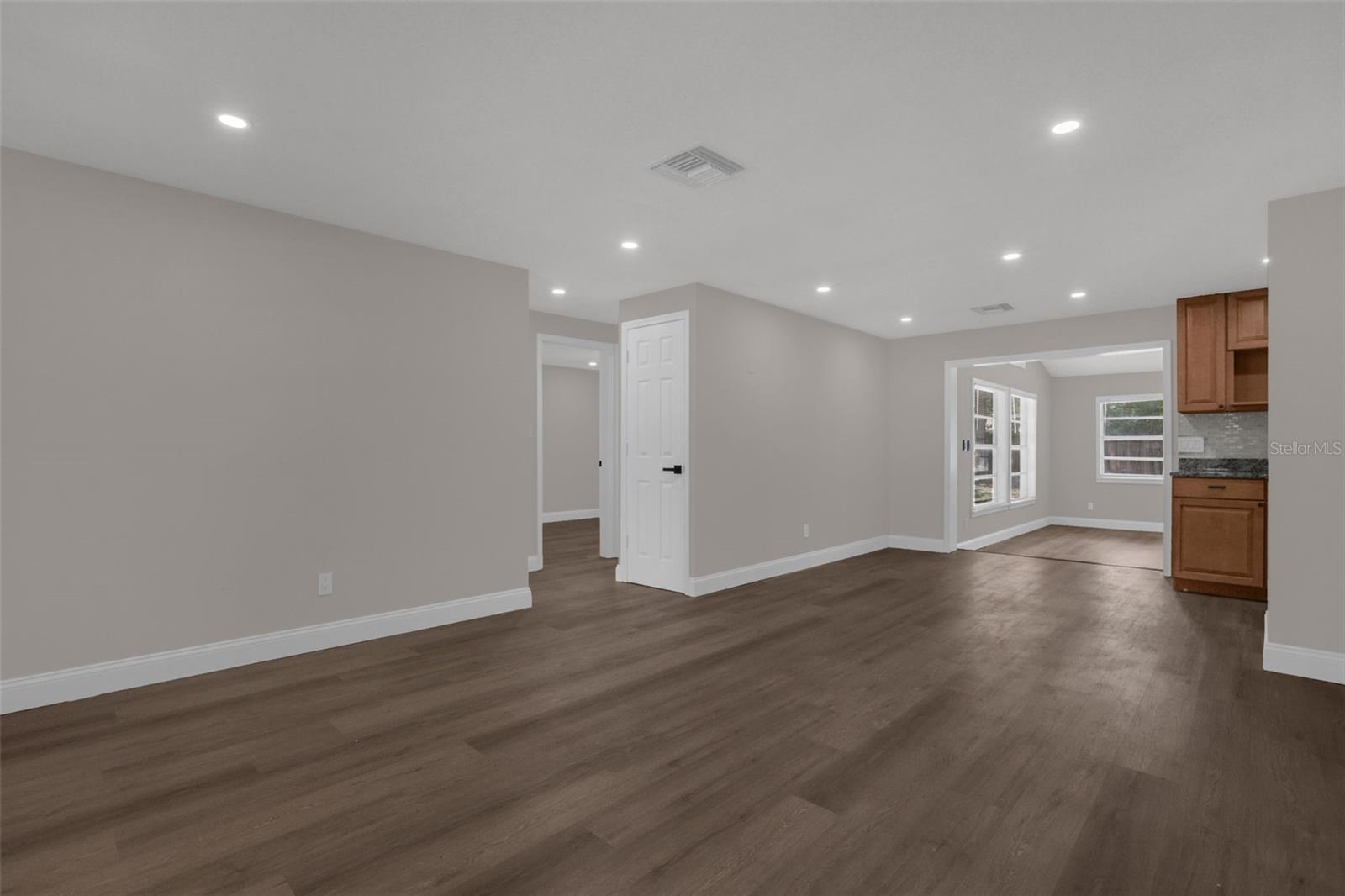 WALKERS ADD TO ALTAMONTE SPGS 2 - Residential