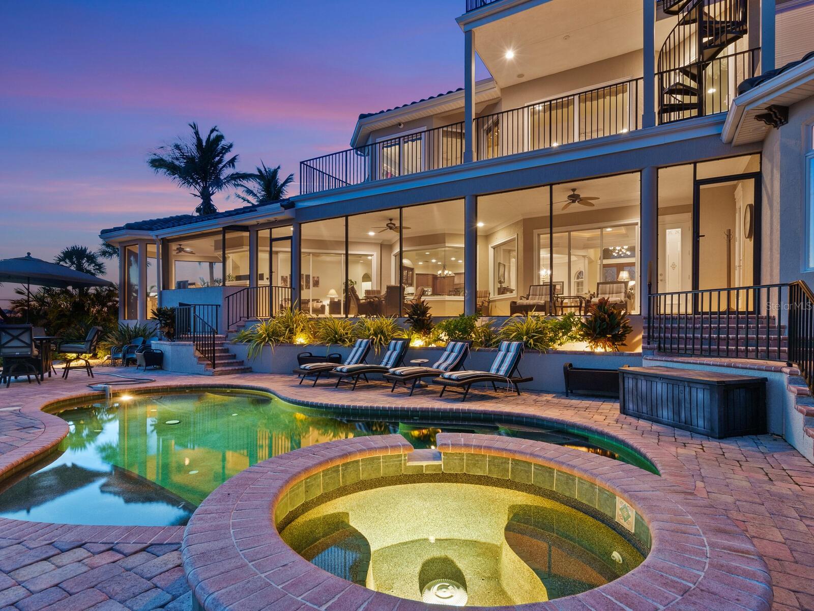 SOUTHPOINTE SHORES - Residential