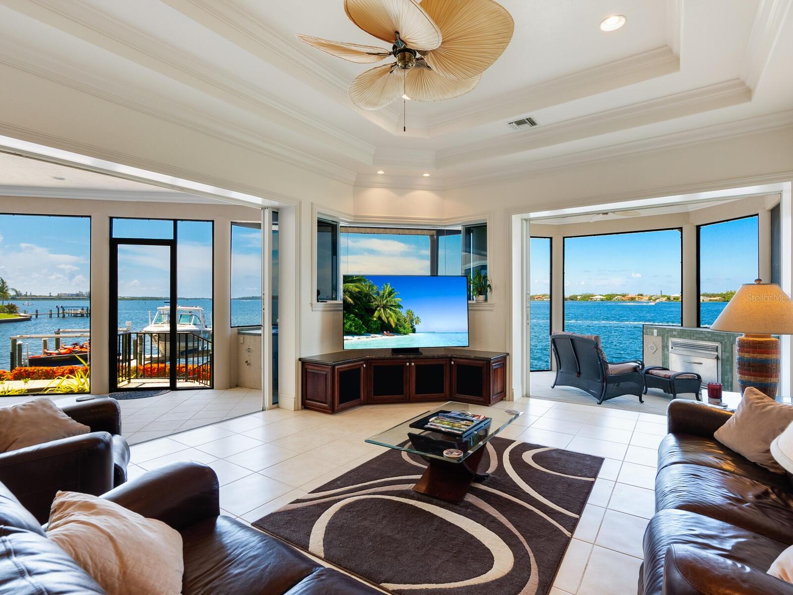 SOUTHPOINTE SHORES - Residential